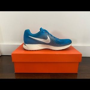 Nike Size  9 Air Zoom Pegasus